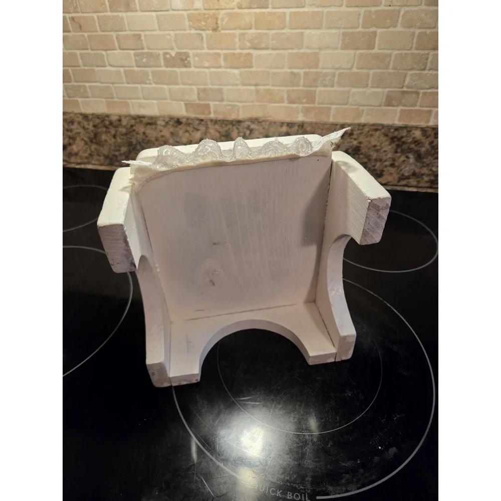 Vintage White Wooden Heart Doll Chair/Plant Stand - Picture 5 of 7